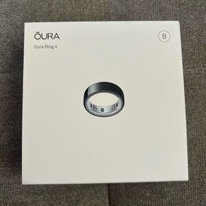 Oura Ring 4 in Charcoal and Metallic